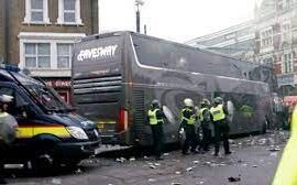 Bus Klub Sepak Bola Besar Ditembaki Secara Brutal